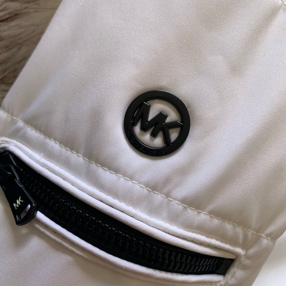 MICHAEL KORS Active Belted Faux-Fur-Trim Puffer Coat - Picture 6 of 9
